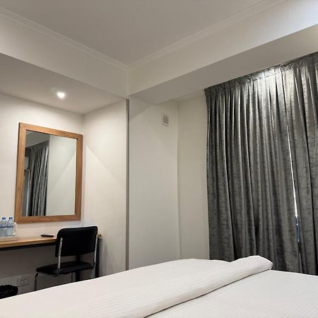 Afsona Hotel Qarshi Exterior photo