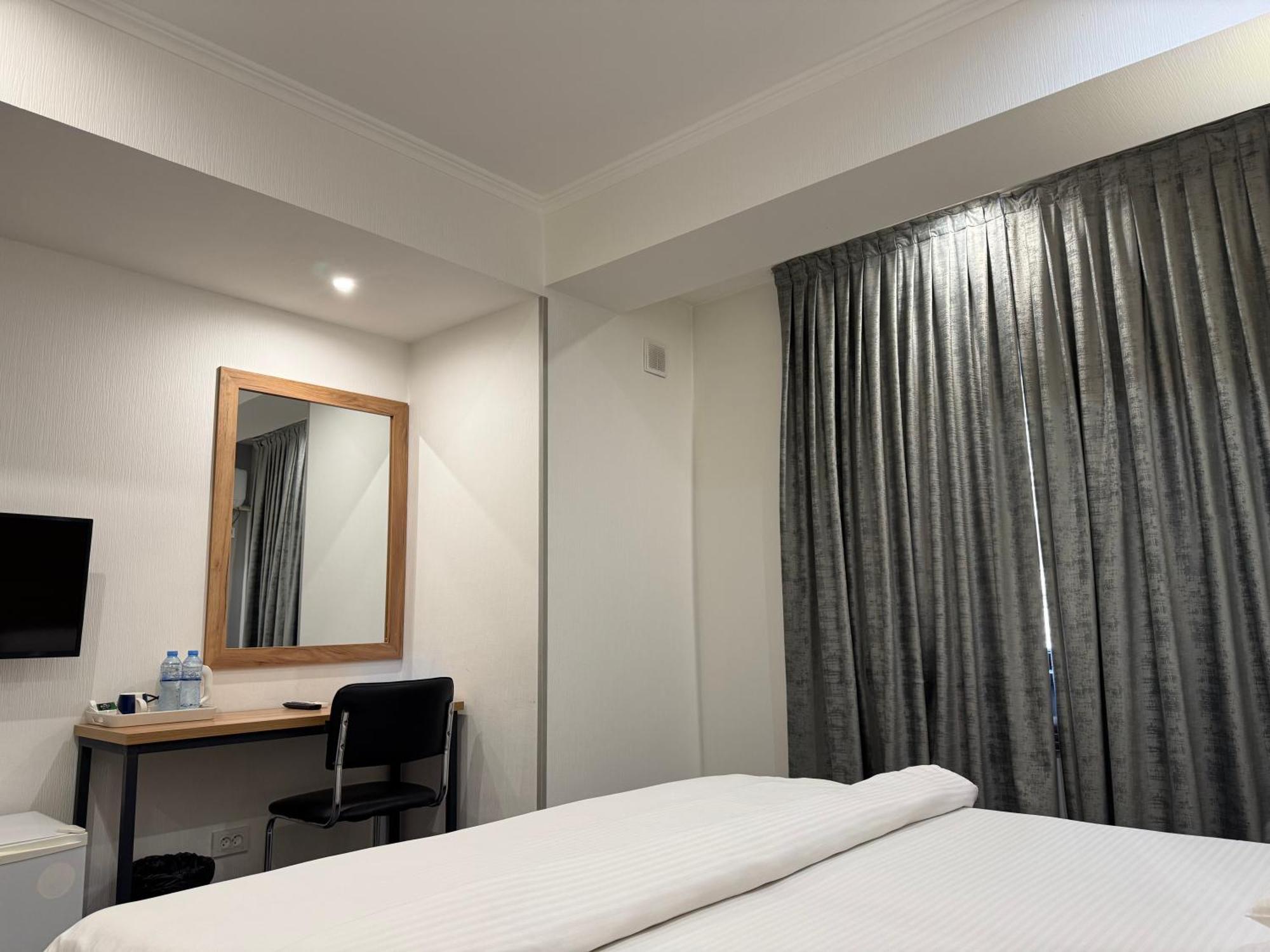 Afsona Hotel Qarshi Exterior photo