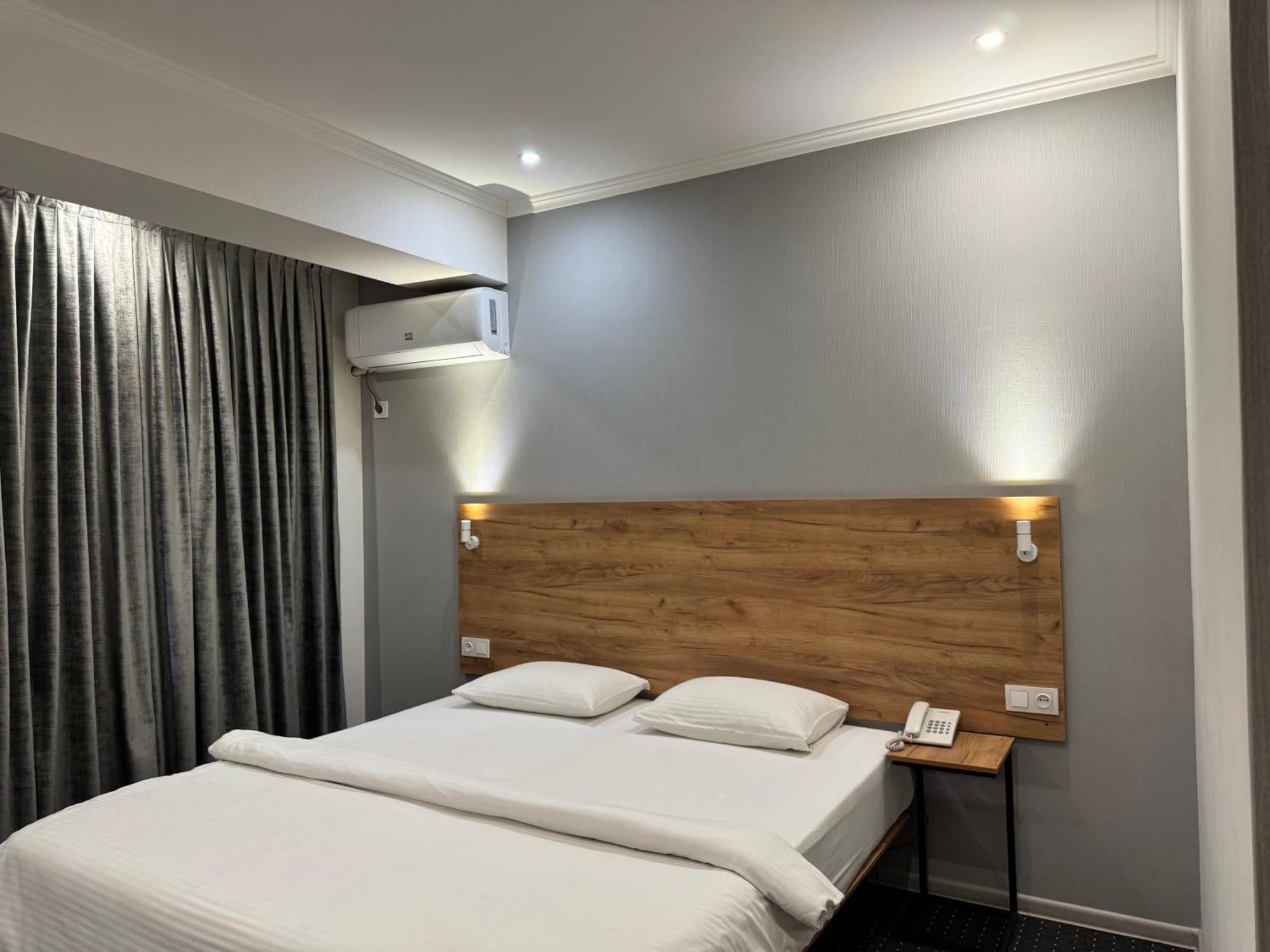 Afsona Hotel Qarshi Exterior photo